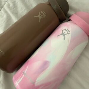 Hydro Flask Duo - Chocolate Brown and Pastel Pink